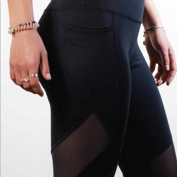 Seaav Athletic Leggings mesh panels sz S ♻️ - Picture 3 of 6